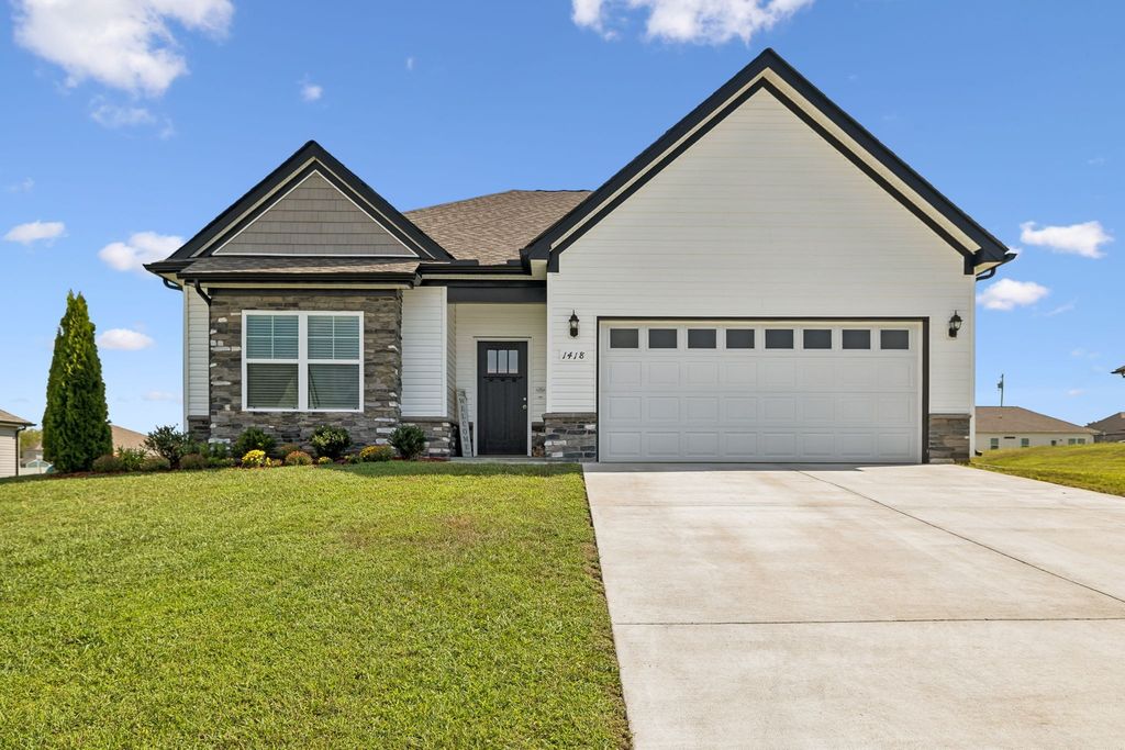1418 Blackstone St, Murfreesboro