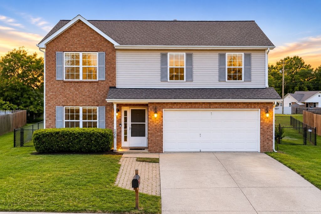 1010 Lowrey Pl, Spring Hill