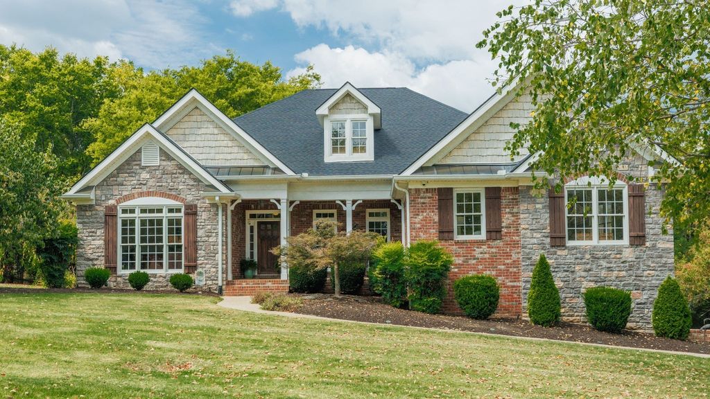 520 Derby Downs, Lebanon
