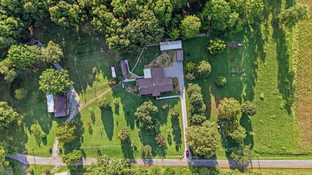 2643 Roy Mccollum Rd, Lewisburg