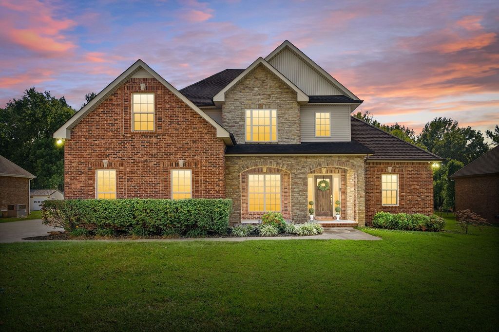 4244 Sango Road, Clarksville