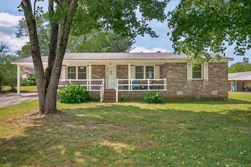 304 Highland Dr, Tullahoma