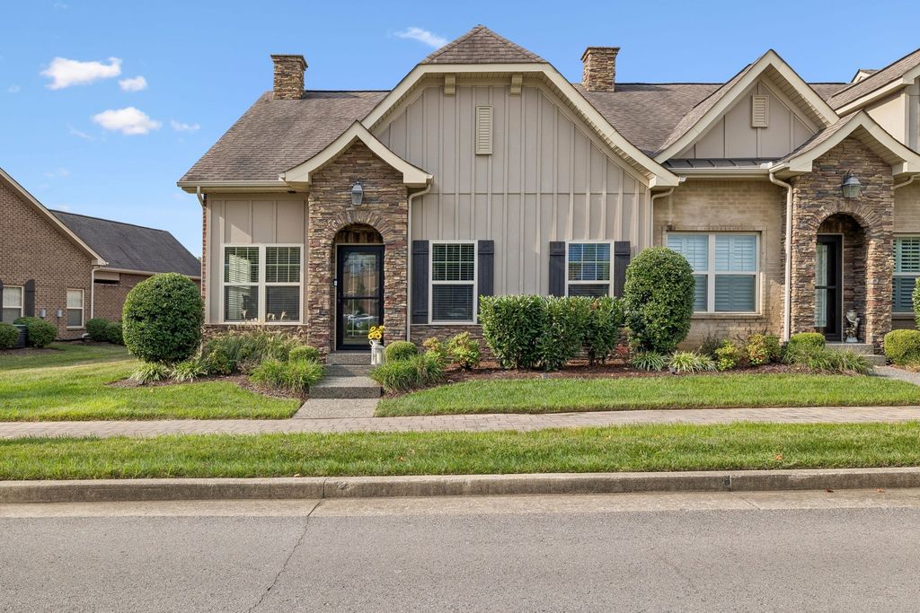 254 Glennister Ct, Gallatin