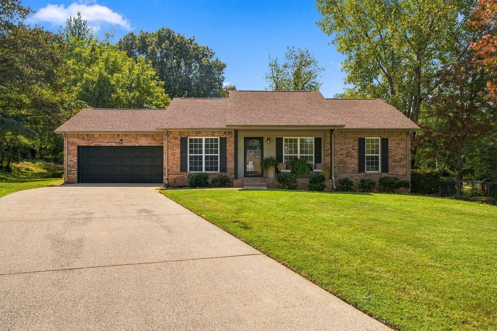 3172 Stag Ct, Clarksville