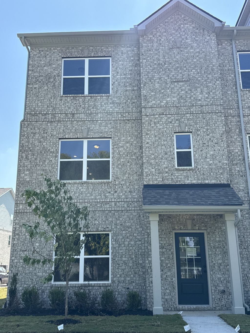 140 Rosebush Ln, Lebanon