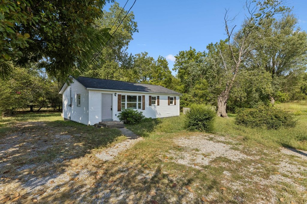 621 Dixon Branch Rd, Loretto