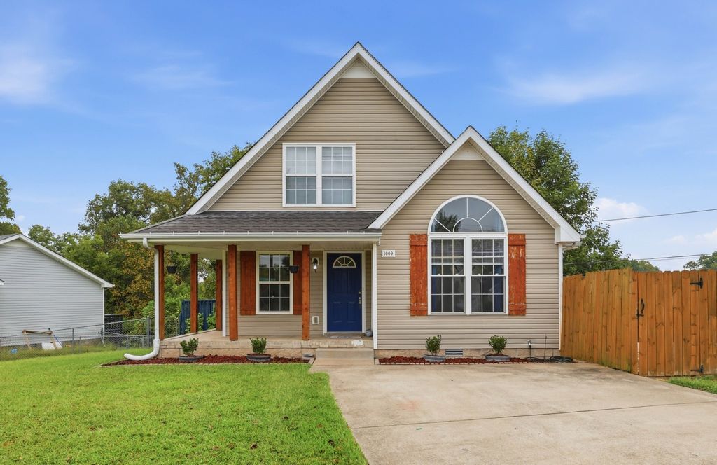1009 Winesap Rd, Clarksville