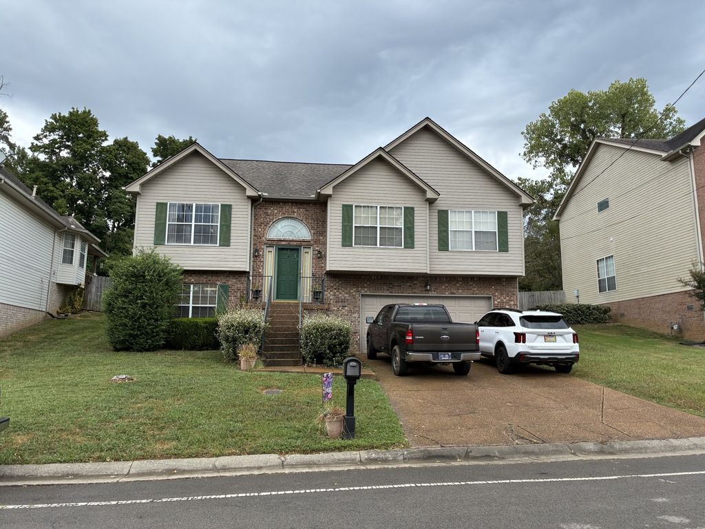 3477 Cobble St, Nashville