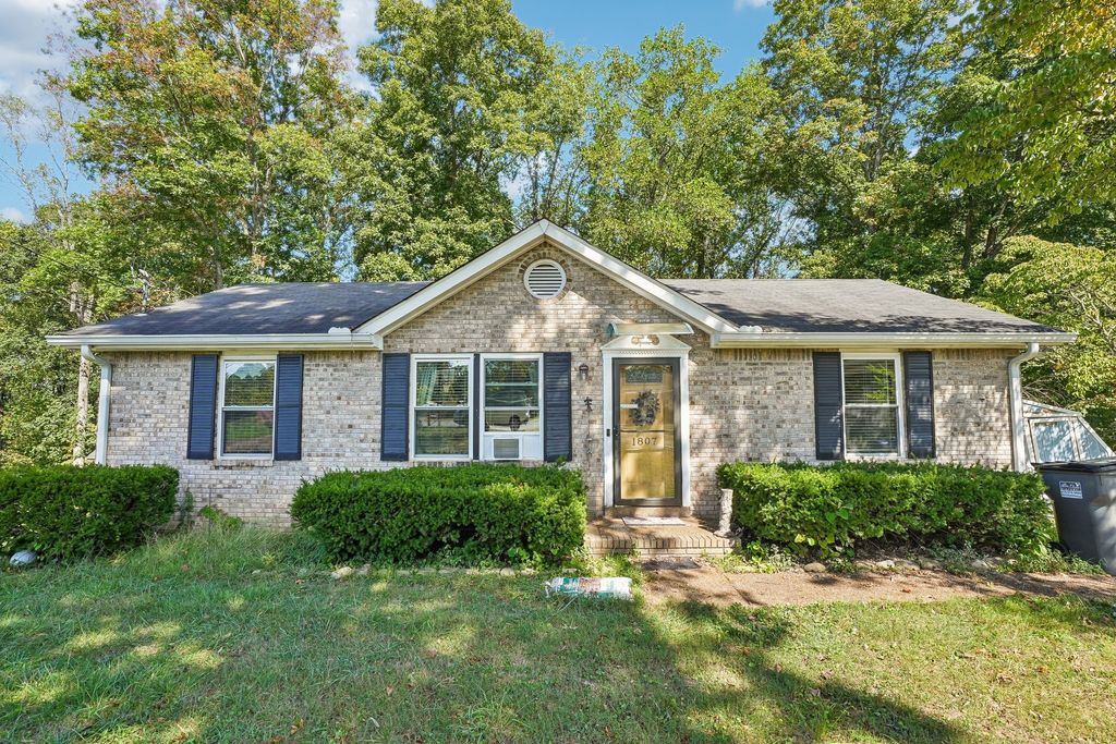 1807 Winding Way Dr, White House