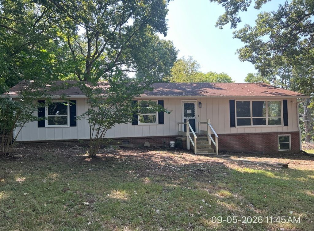 864 Tom Osborne Rd, Columbia