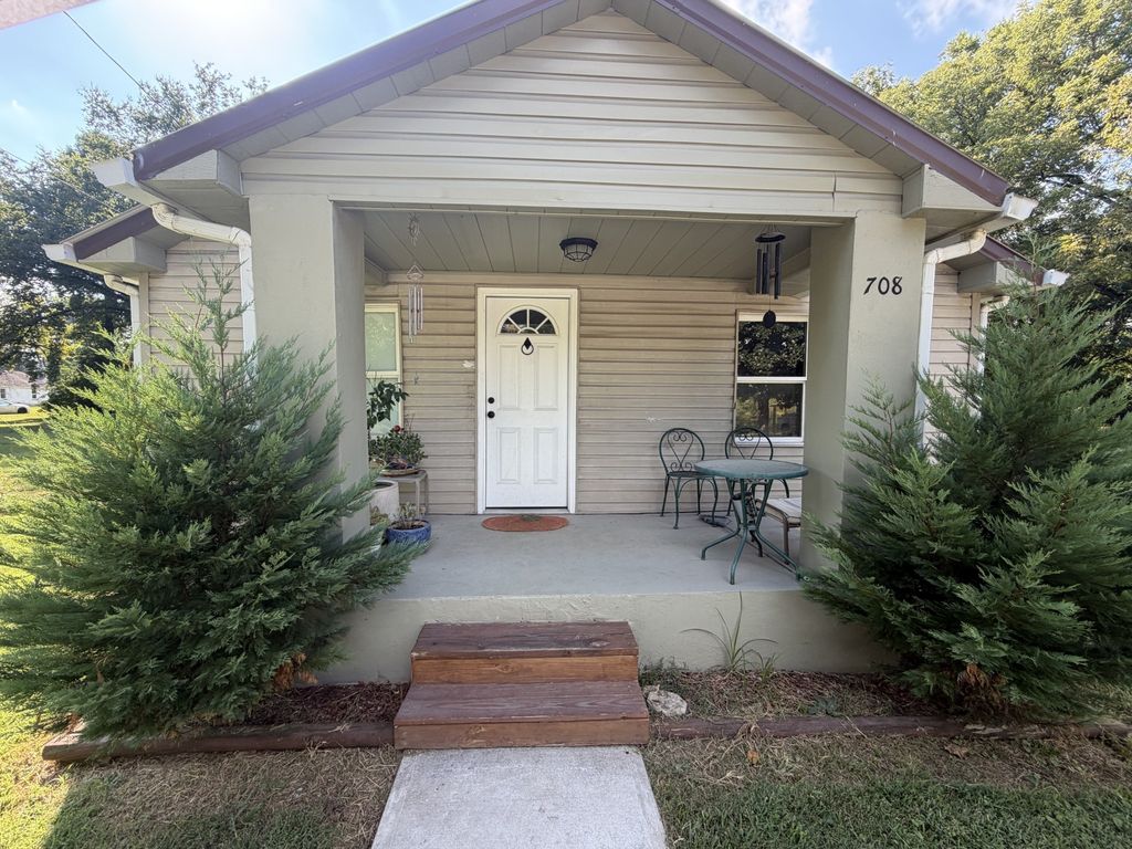 708 Gray St, Mount Pleasant
