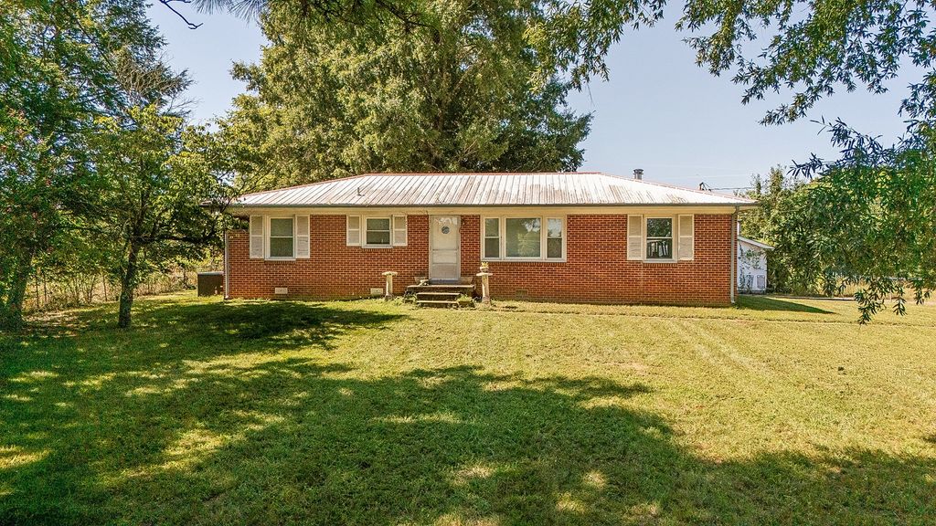 292 Macon Rd, Readyville