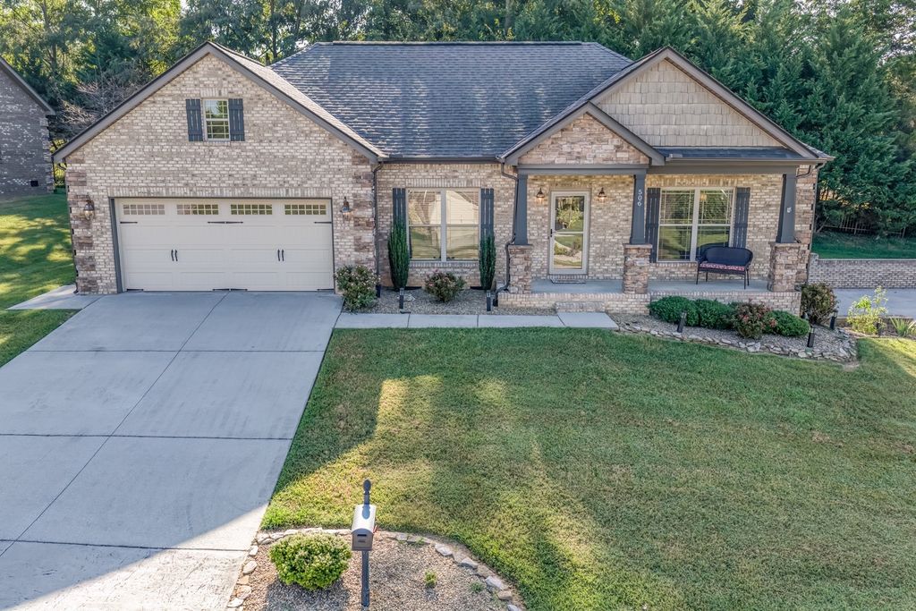 506 Katerina Dr, Morristown