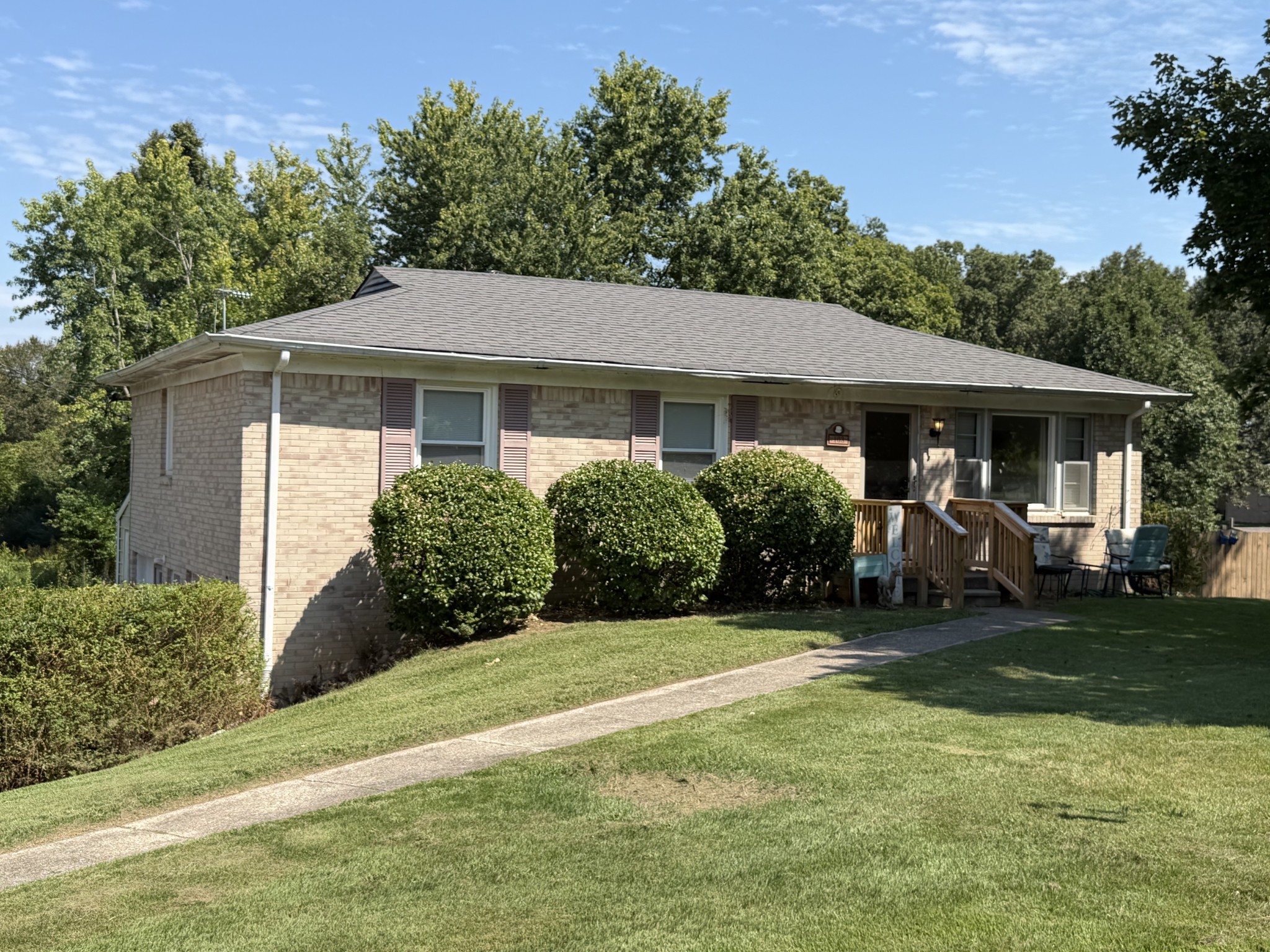 Photo for MLS 3546925 in 103 Haley Road Dickson, TN - 37055