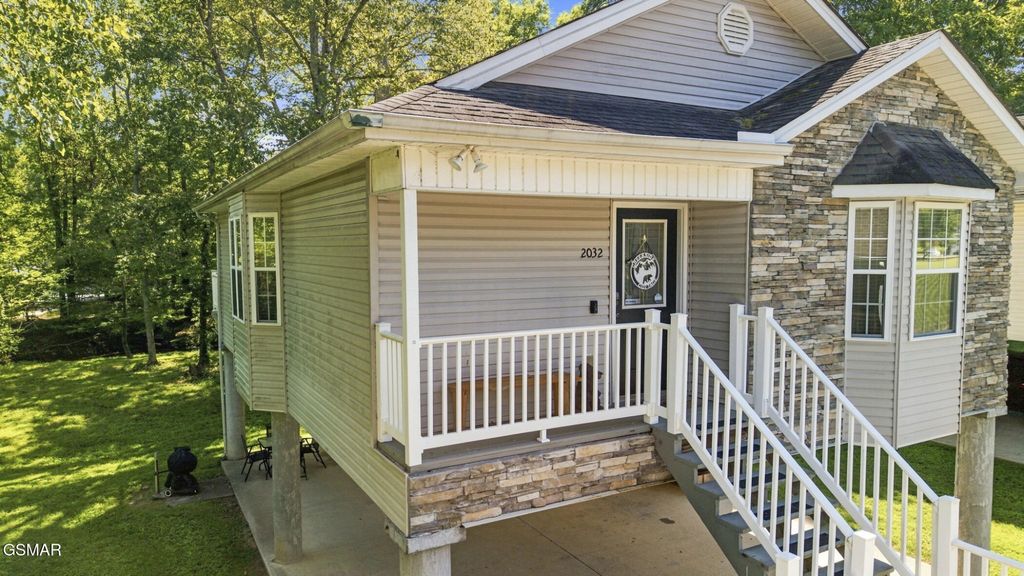 2032 Slippery Rock Circle, Pigeon Forge
