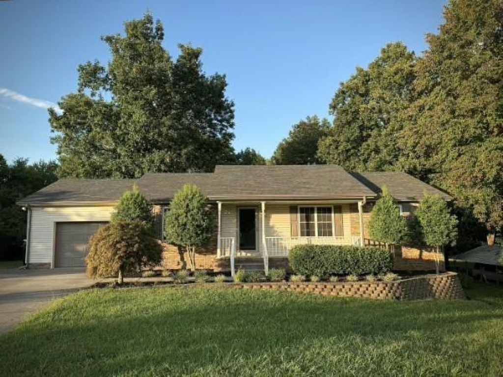 205 Rose St, Greenbrier