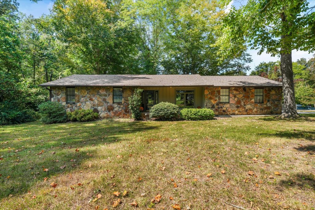405 Sportsman Ln, Andersonville