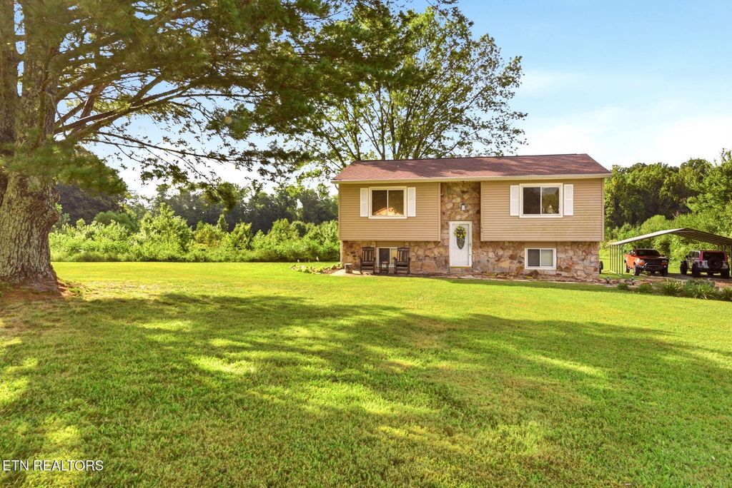 140 Susack Lane, Wartburg