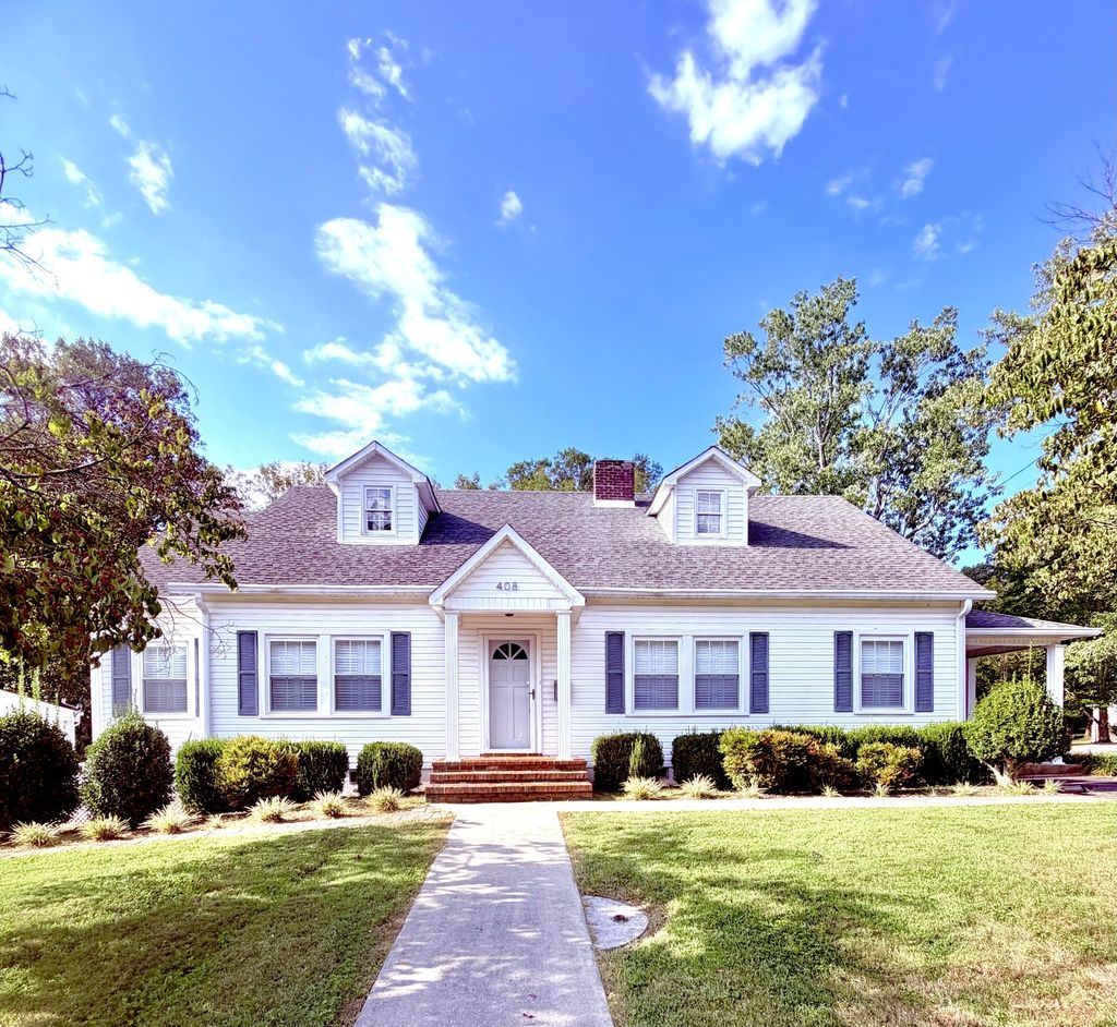 408 W Main St, Smithville