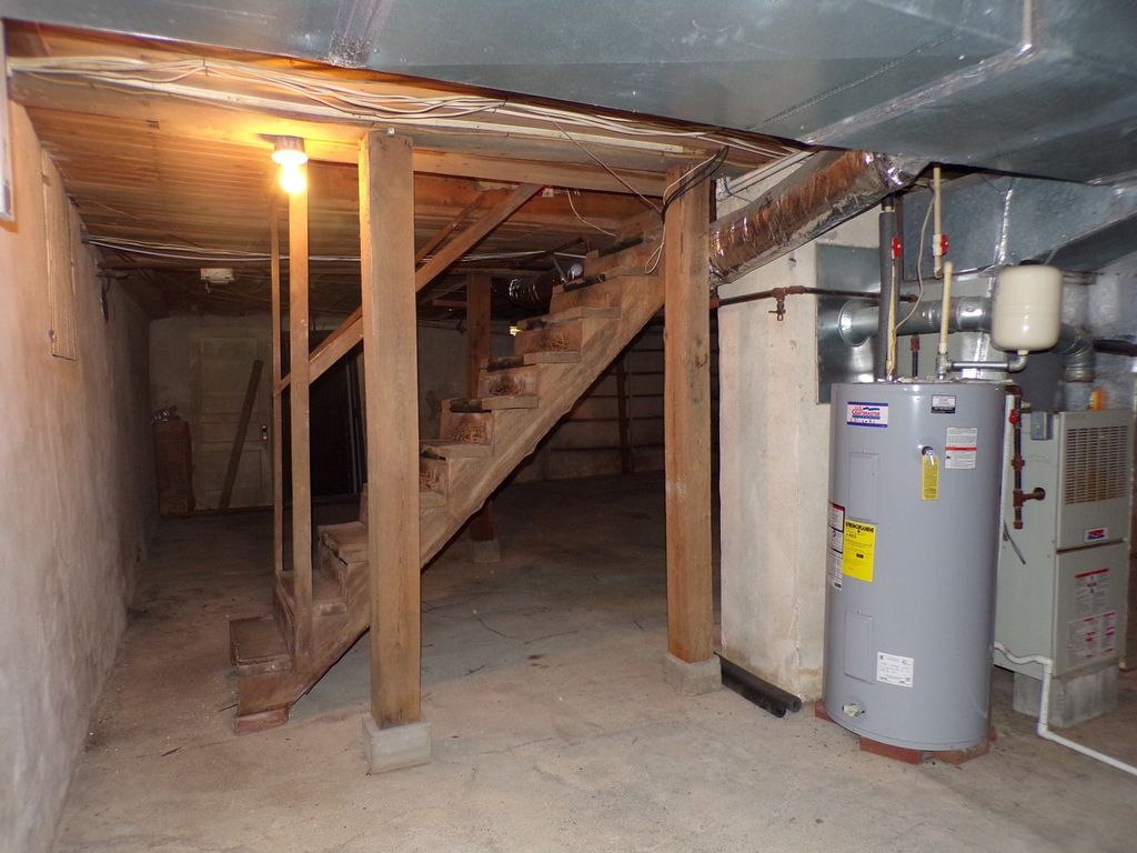 408 W Main St, Smithville