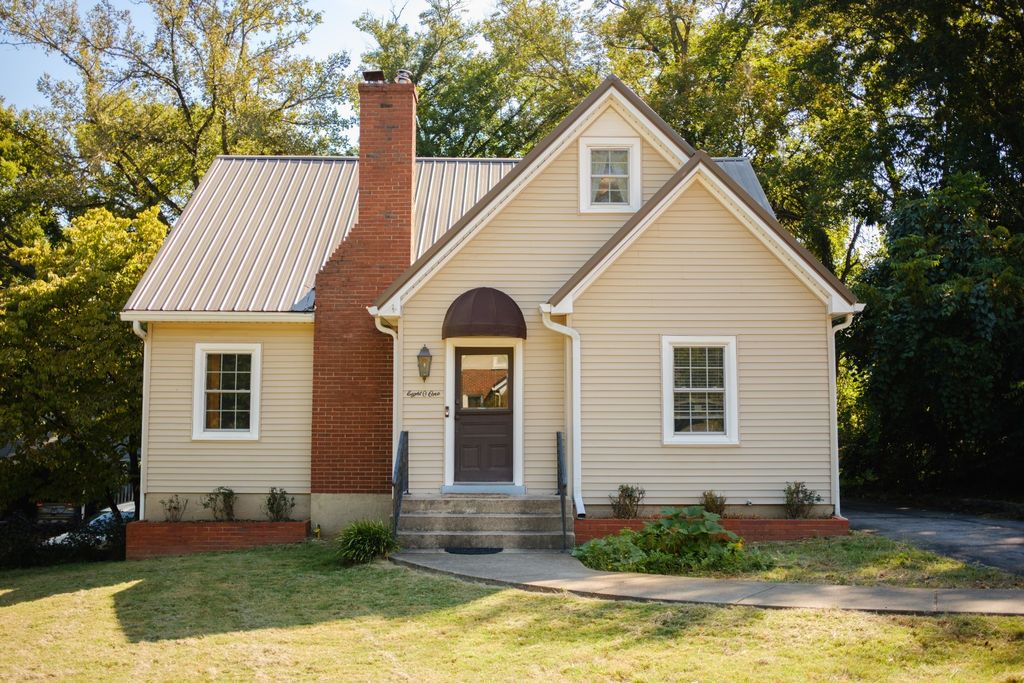 801 Elm St, Columbia