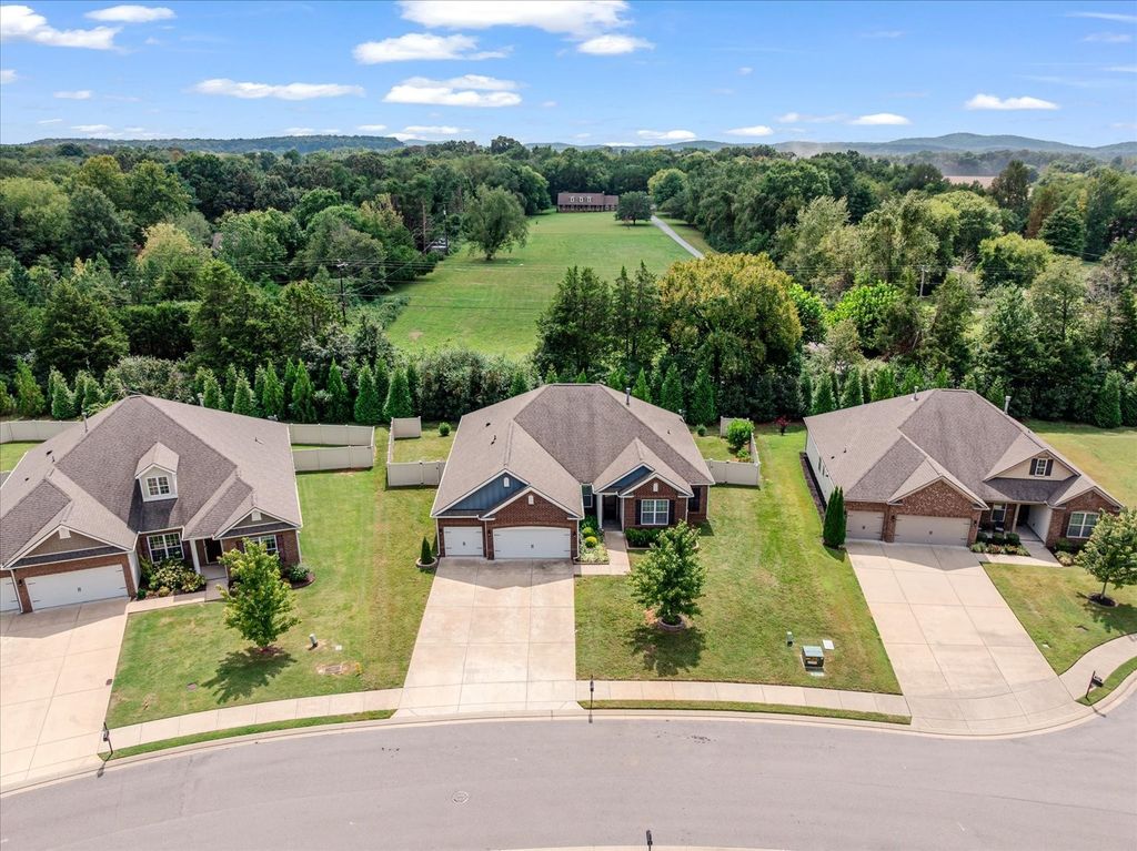 1012 Webbs Retreat Ln, Murfreesboro