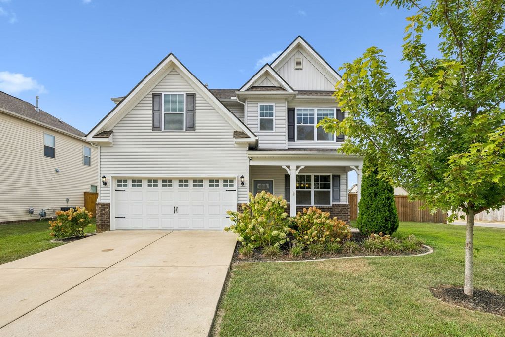 1045 Keeneland Dr, Spring Hill