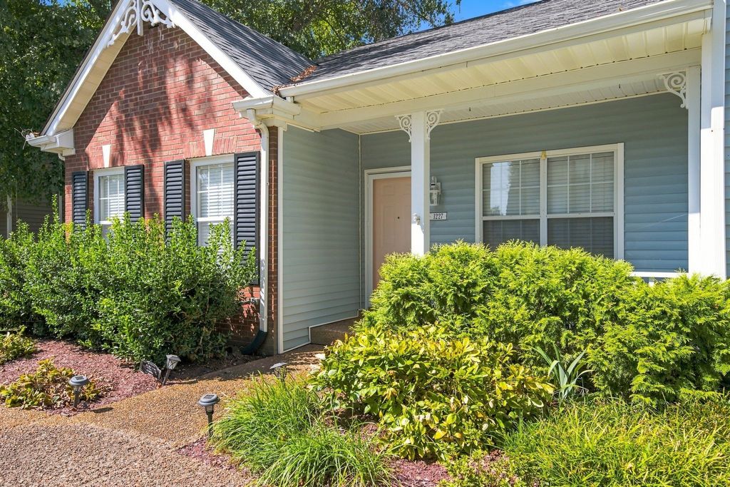 1227 Carriage Park Dr, Franklin