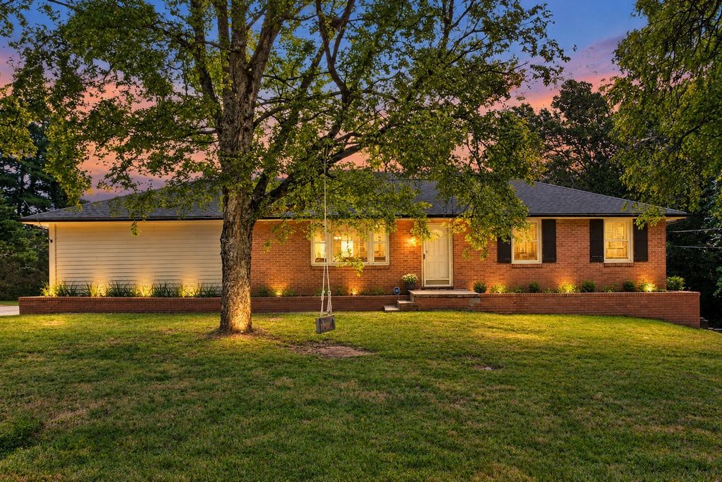 181 Greenwood Dr, La Vergne
