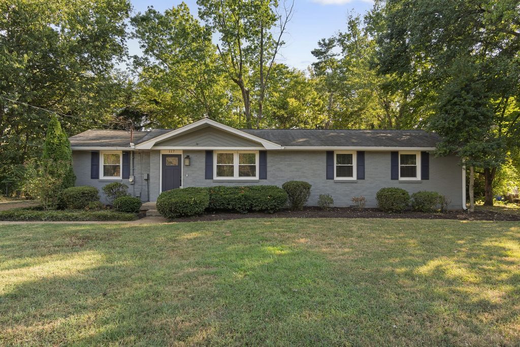 117 Stable Rd, Franklin