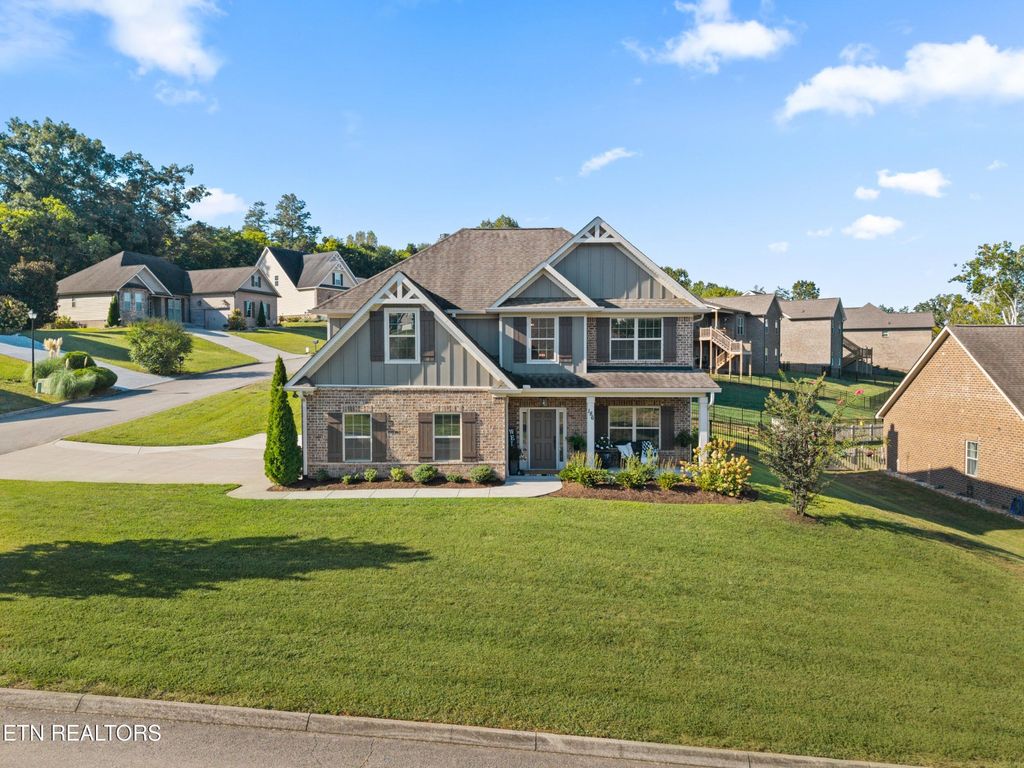 186 Dynasty Drive, Lenoir City