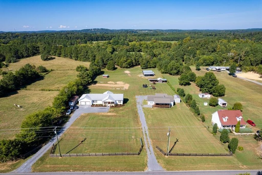 45834589 Crow Road Ne, Dalton