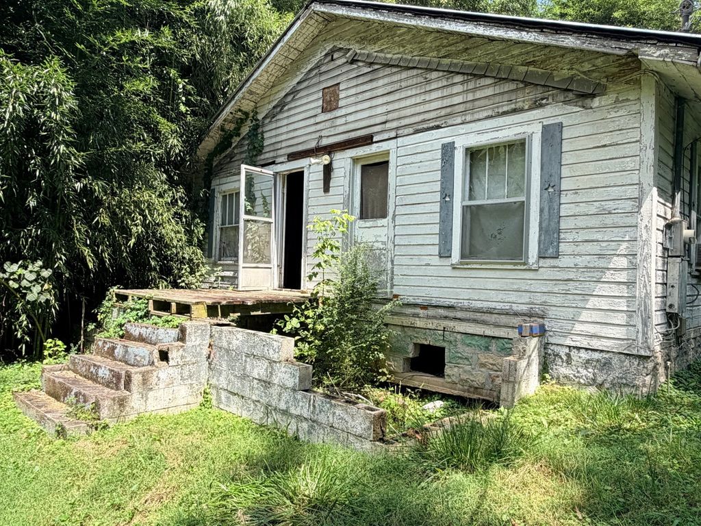 727 Black Jack Rd, Rockwood