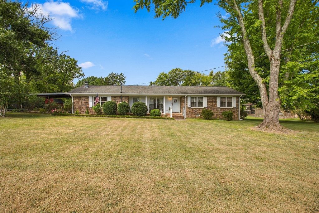 500 Skyline Dr S, Lewisburg