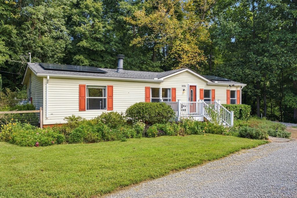 1656 Dove Ln, Springfield