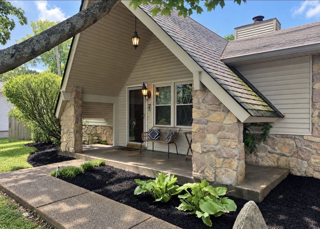 309 Slayton Dr, Madison