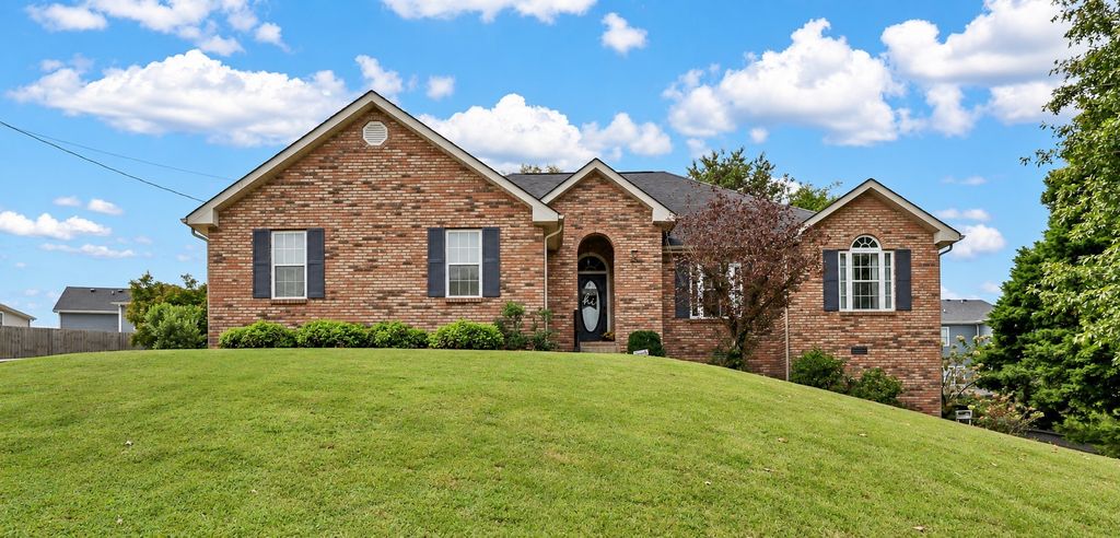 625 E Glenridge Ln, Clarksville