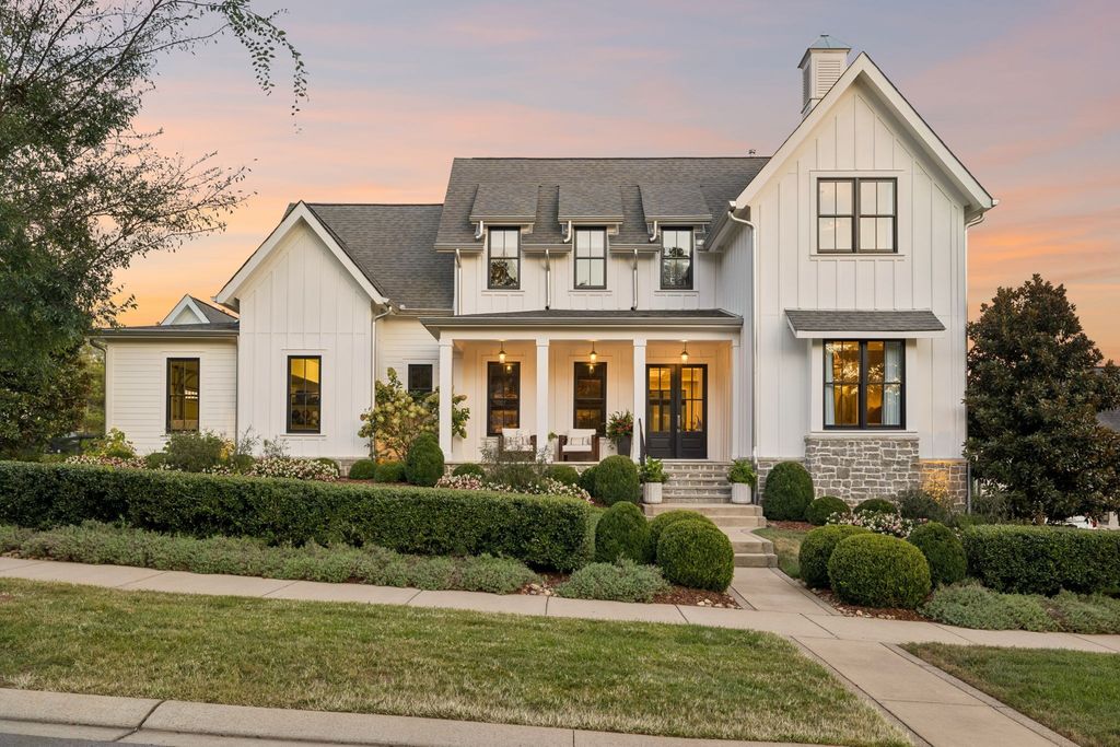 7384 Harlow Dr, College Grove