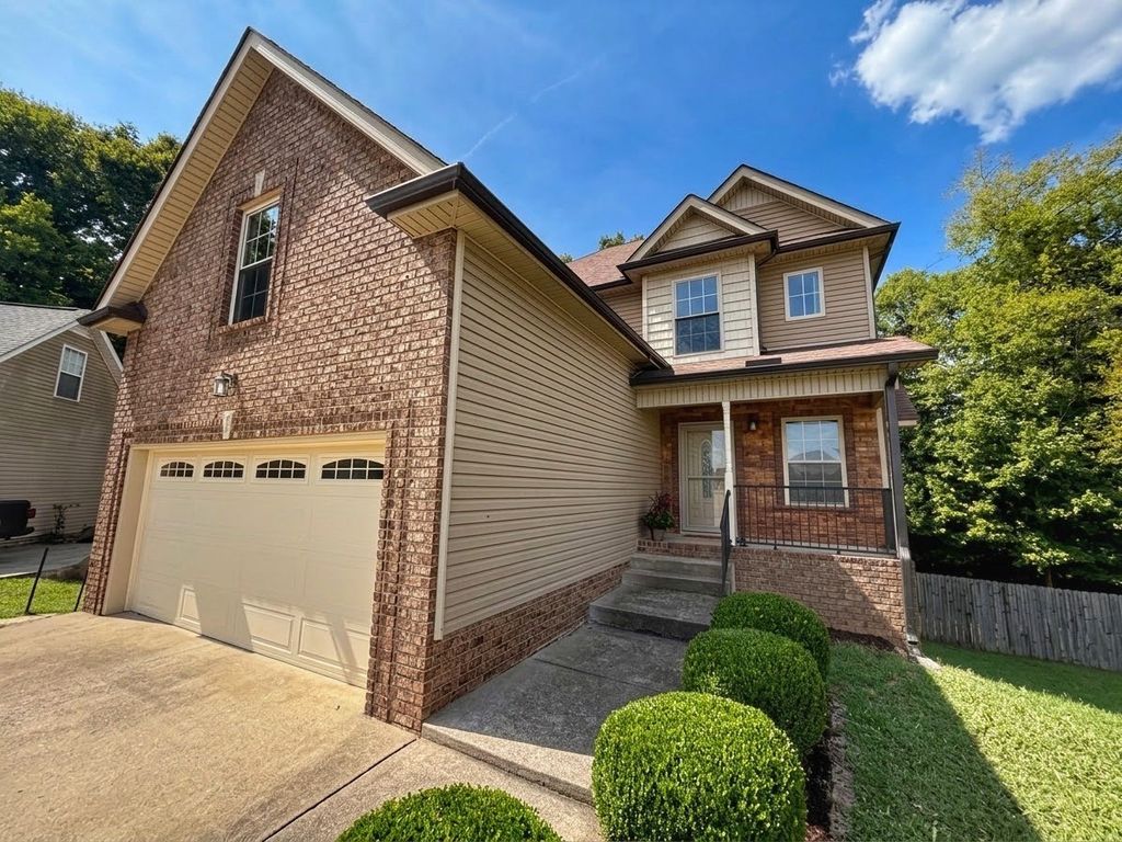 2720 Arthurs Ct, Clarksville