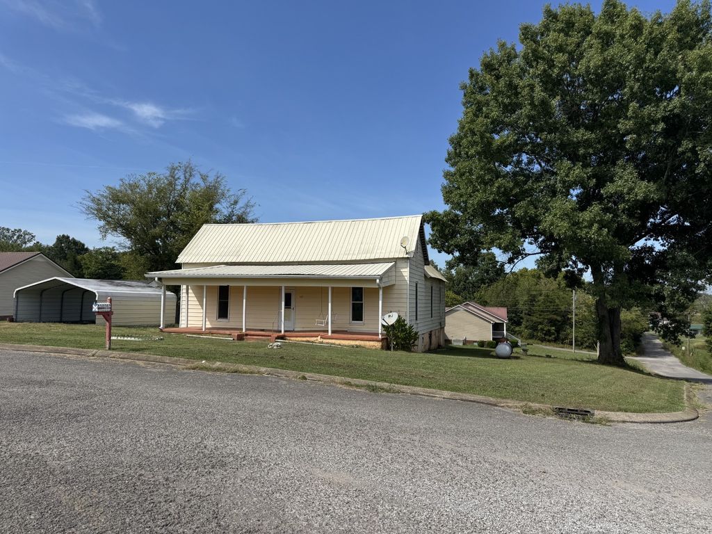 107 Twin Oaks Dr, Bell Buckle