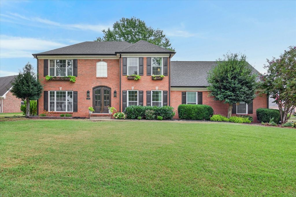 407 Savannah Trace Dr, Clarksville