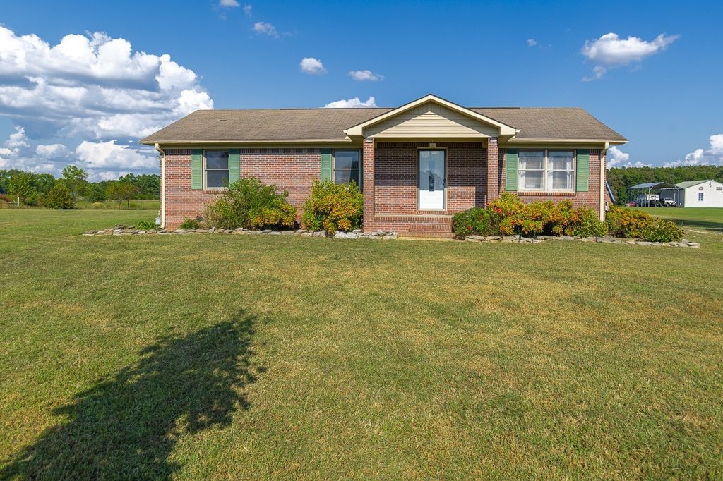 25 Mandy Ln, Fayetteville