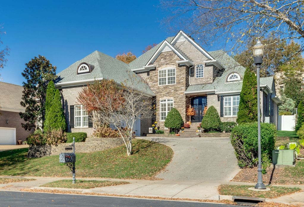 300 Keswick Grove Ln, Franklin