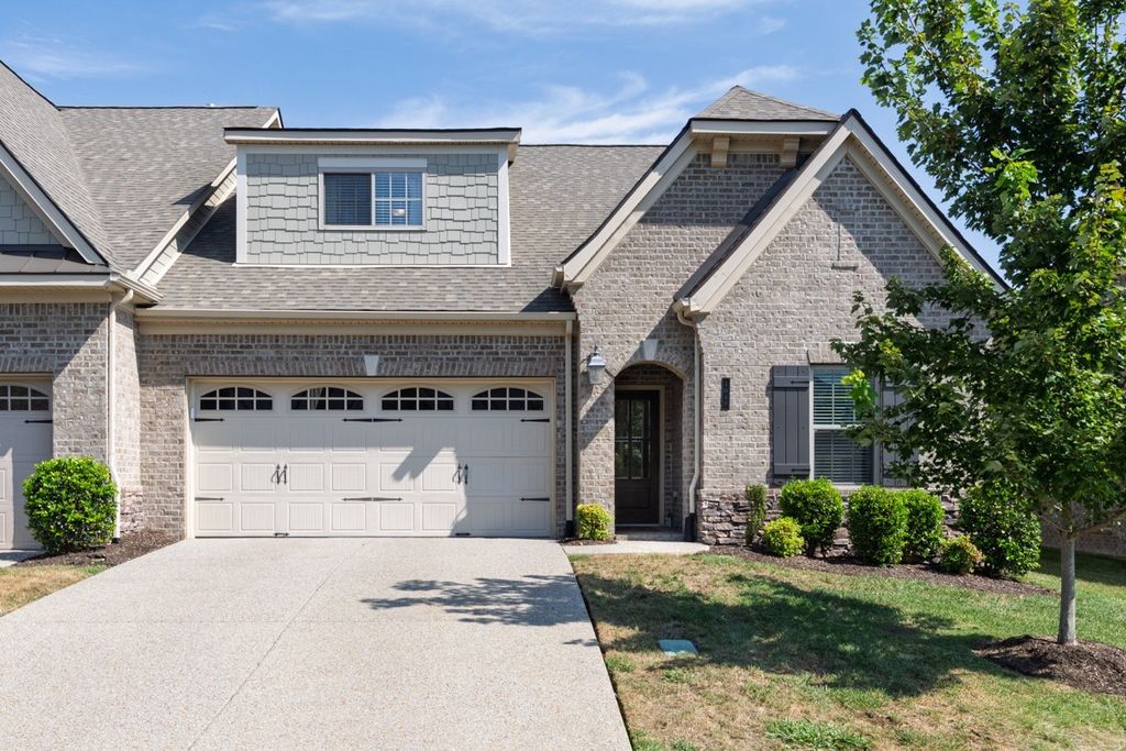 1048 Callaway Dr, Lebanon