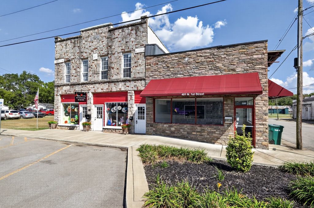 405 N 1st St, Pulaski