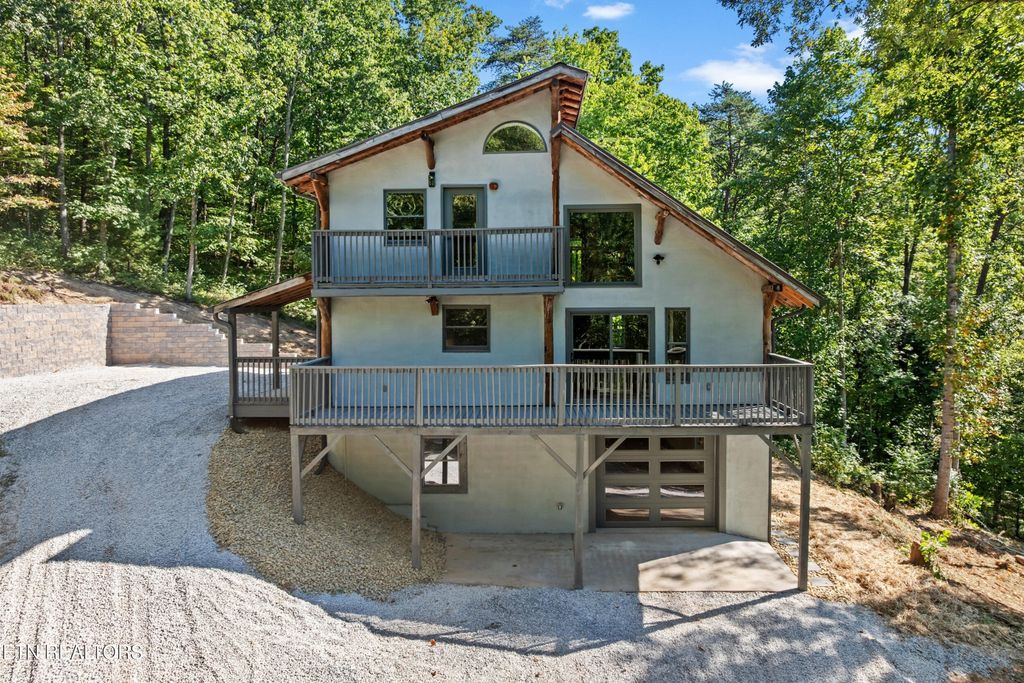 3261 Butterfly Hollow Rd, Maryville