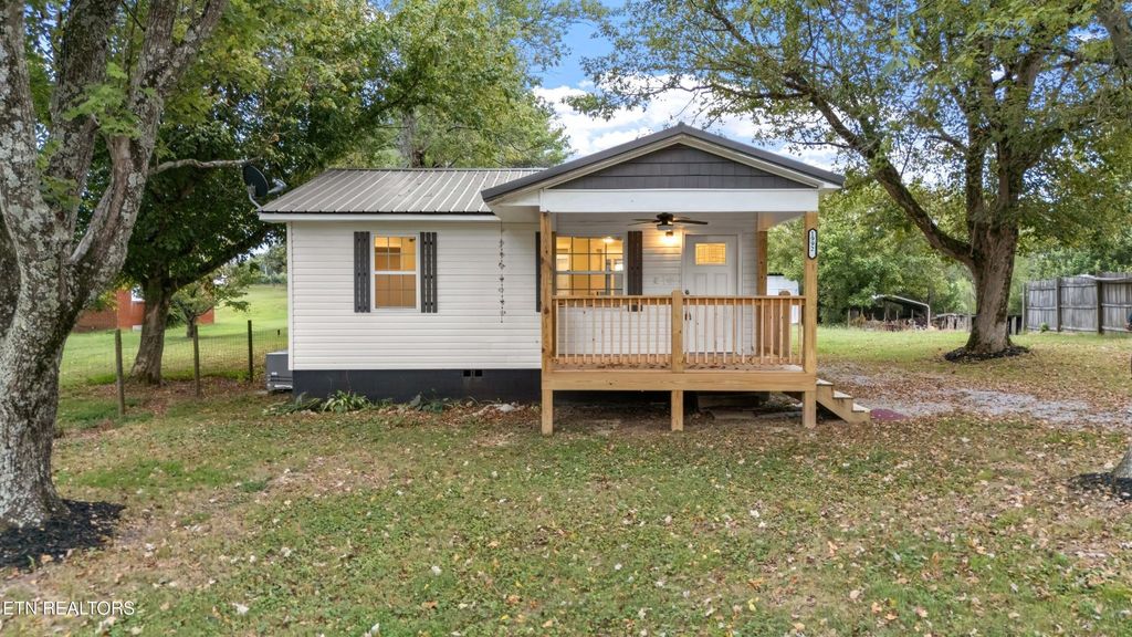 1992 Watkins Rd, Loudon