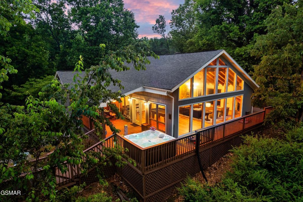 1051 N Ridge Place, Sevierville