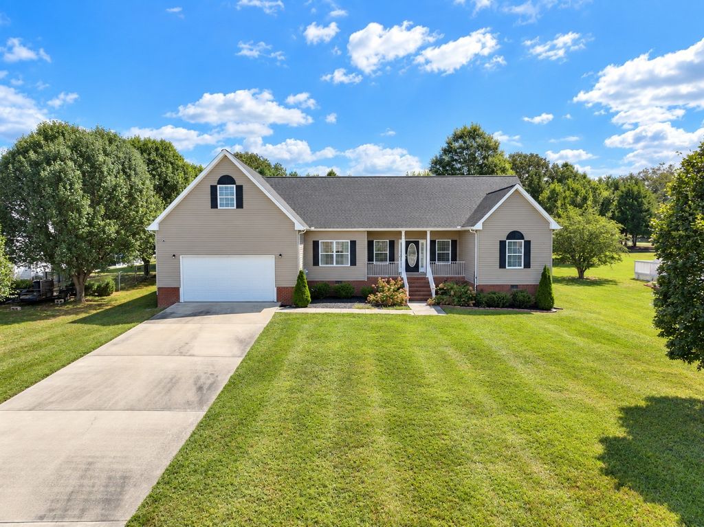 408 Remington Ln, McMinnville