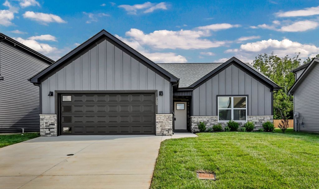 535 Ayden Ln, Clarksville